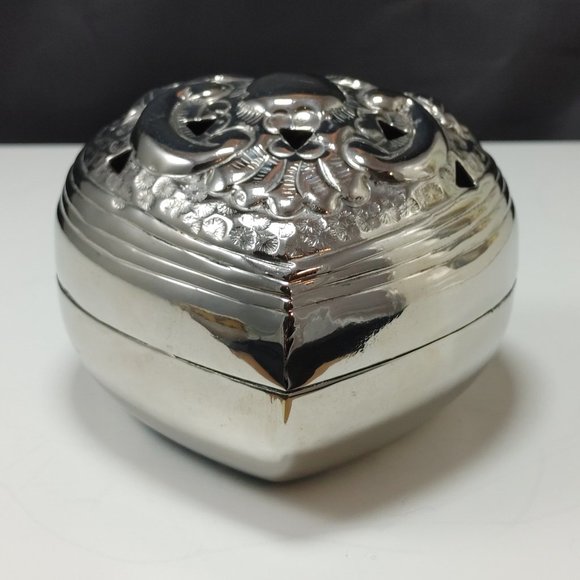 Vintage Silver Plated Heart Potpourri Container - Picture 2 of 5
